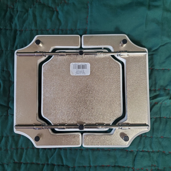 LENOX Winter Greetings Expanding Trivet - Picture 8 of 9